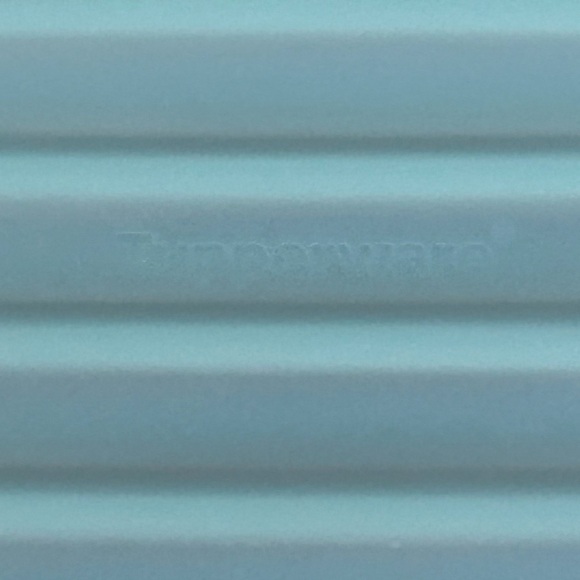 TUPPERWARE LARGE ROUND 20 CUP AQUA VENTED FRIDGESMART #3998 - Picture 12 of 13